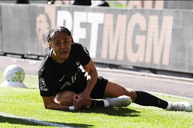 سيمونز يعلن انتهاء موسمه وغيابه عن كأس العالم 2026