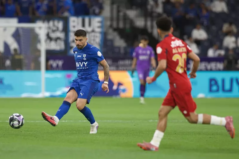 بهدف سافيتش.. الهلال يتجاوز عقبة ضمك ويؤمّن وصافة الدوري السعودي