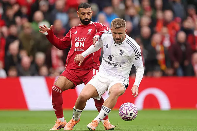 مباراة وحيدة.. ماذا يفعل ليفربول أمام مانشستر يونايتد في غياب صلاح؟