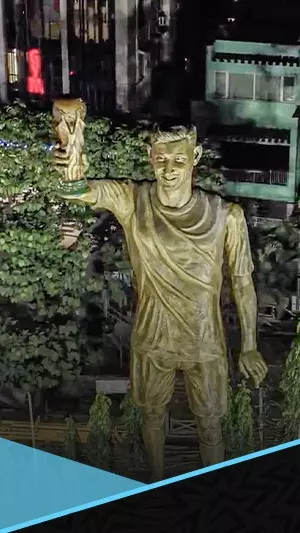 تمثال تاريخي وفوضى جماهيرية.. زيارة ميسي تشعل الهند