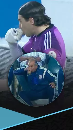 على طريقة محمد صلاح.. حارس يشرب الشاي أثناء المباراة