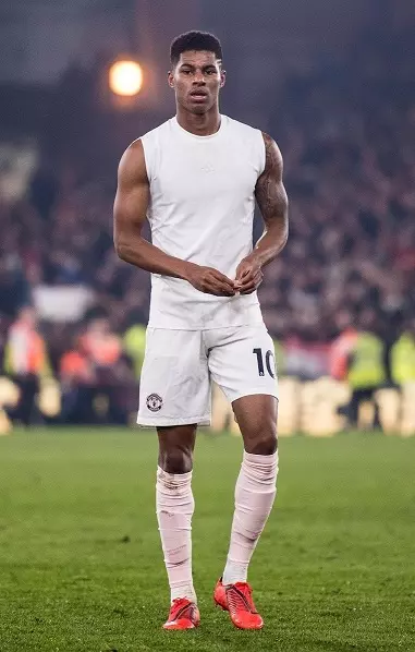 نجم برشلونة الجديد.. قصة مقاضاة راشفورد طالب مصري