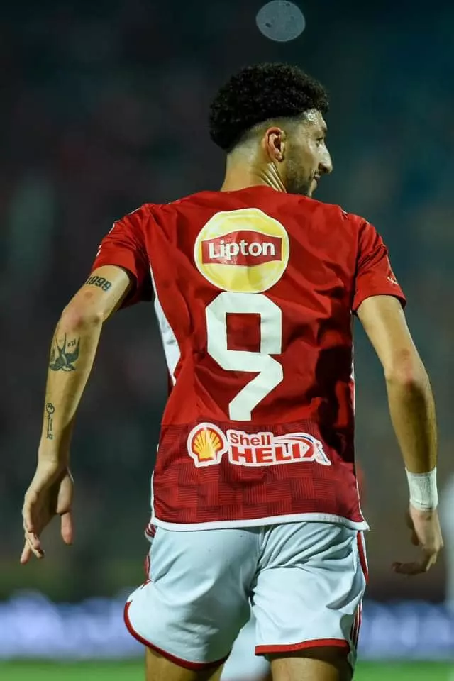 رغم حملة جماهير الأهلي.. كيف زاد عدد متابعي وسام أبو علي؟