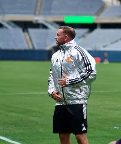 لم يستفد منها الأهلي.. قصة السترات الفضية للاعبي مانشستر يونايتد