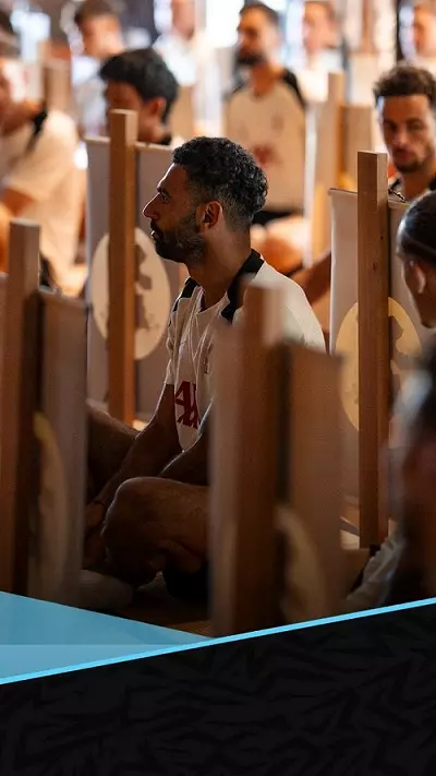 ماذا يفعل محمد صلاح في معبد إيكوين؟