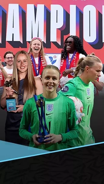 هانا هامبتون.. بطلة إنجلترا التي نصحها الأطباء بعدم ممارسة كرة القدم