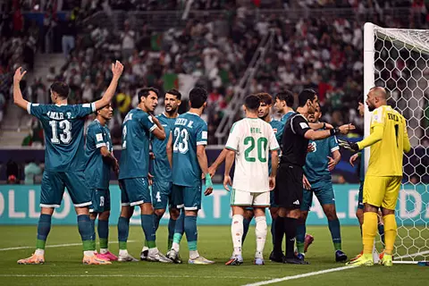 دقيقة بدقيقة.. الجزائر 1-0 العراق.. استراحة  