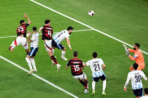 دقيقة بدقيقة.. باريس سان جيرمان 0-0 فلامنجو.. الشوط الأول