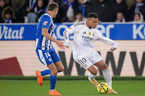 دقيقة بدقيقة.. ريال مدريد 1-0 ألافيس.. تسديدة قوية (فيديو)