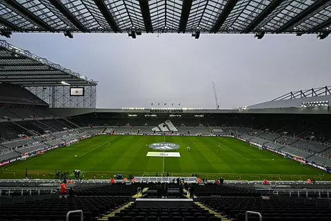 دقيقة بدقيقة.. نيوكاسل يواجه تشيلسي