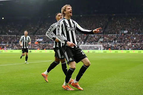 دقيقة بدقيقة.. نيوكاسل 2-2 تشيلسي.. الريمونتادا تكتمل (فيديو)