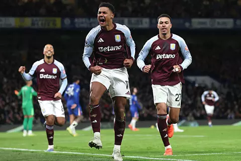 دقيقة بدقيقة.. تشيلسي 1-2 أستون فيلا.. ثنائية واتكينز  