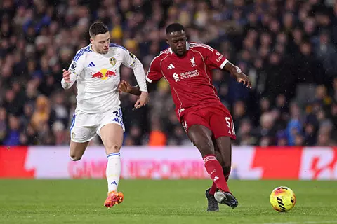 دقيقة بدقيقة.. ليدز 0-0 ليفربول .. العارضة تمنع هدفا (صور)