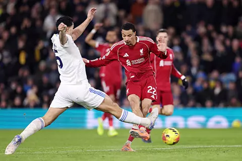 دقيقة بدقيقة.. ليدز 0-2 ليفربول .. ثنائية إيكيتيكي في دقيقتين (صور)