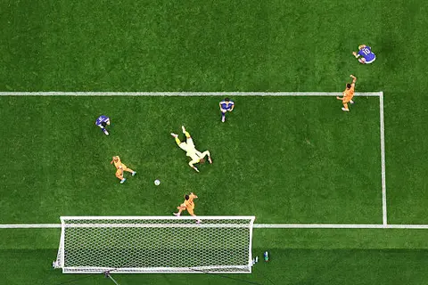 دقيقة بدقيقة.. هولندا 2-1 اليابان.. سامرفيل يتقدم (صور)