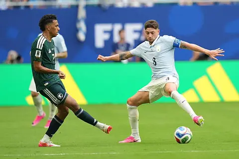 دقيقة بدقيقة.. السعودية 0-0 أوروجواي.. هجمة خطيرة 