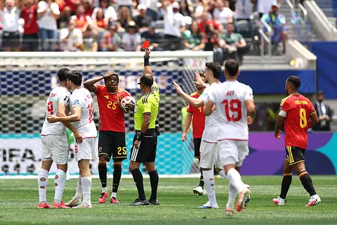دقيقة بدقيقة (مجموعة مصر).. بلجيكا 0-0 إيران.. حالة طرد