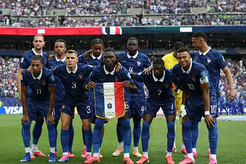 دقيقة بدقيقة.. فرنسا  0-0 العراق.. فرصة ضائعة 