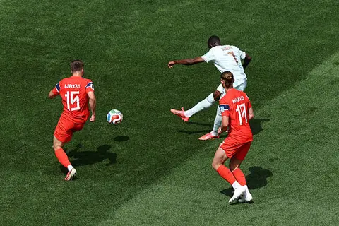 دقيقة بدقيقة.. النرويج 0-1 فرنسا.. هدف مبكر
