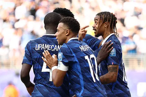 دقيقة بدقيقة.. فرنسا 2-0  السويد.. باركولا يسجل