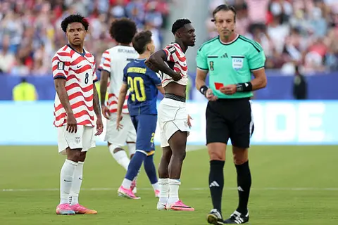 دقيقة بدقيقة.. أمريكا 1-0 البوسنة والهرسك.. حالة طرد