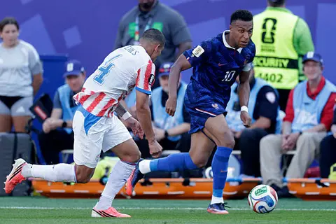 دقيقة بدقيقة.. مواجهة مرتقبة بين فرنسا والمغرب في ربع نهائي كأس العالم
