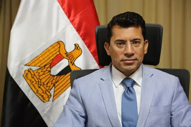 الوزير أشرف صبحي