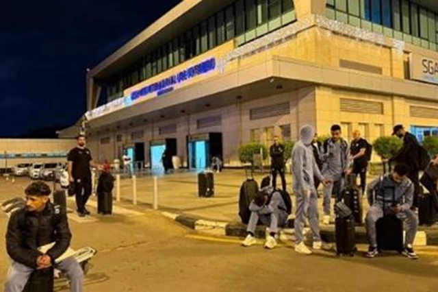 بعد استقرار الأحوال الجوية.. بيراميدز يغادر أنجولا في طريق العودة إلى القاهرة