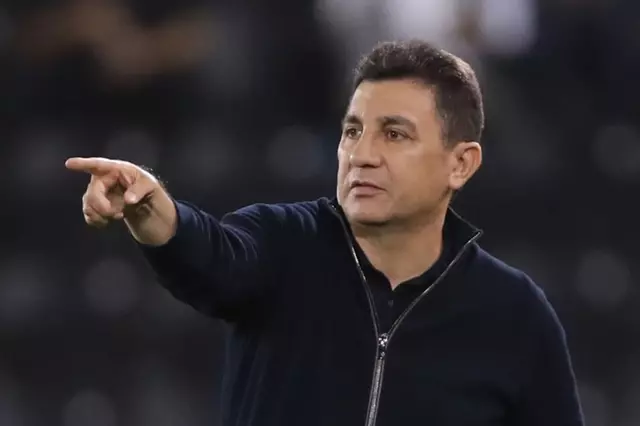 مدرب إيران يطالب لاعبيه بالتركيز على مباراة مصر