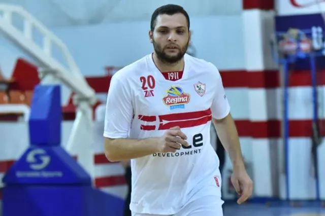 محمد عادل "دولا" لاعب طائرة الزمالك