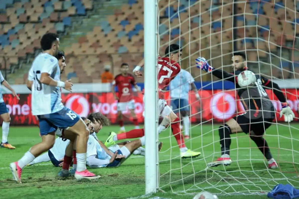 الصورة الرئيسية لمقال: "الأهلي والقناة" في صدارة قائمة التشكيل الأكثر قيمة سوقية في الدوري المصري (صور)