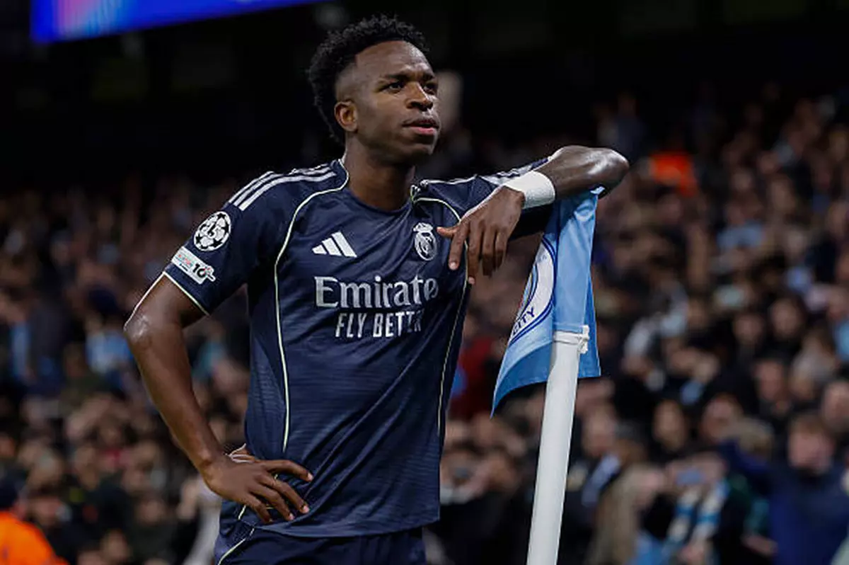 فينيسيوس يحسم الجدل حول مستقبله مع ريال مدريد
