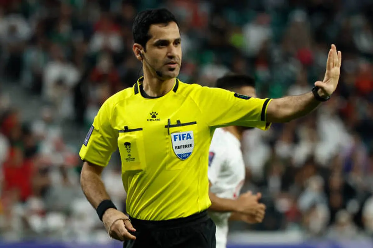 حكام مباريات المجموعة 11 و12 بكأس العالم 2026