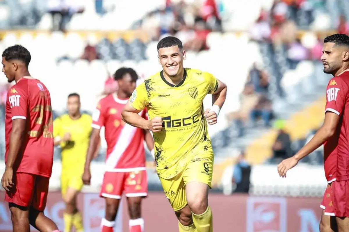 المغرب الفاسي يكشف.. حقيقة طلب الأهلي التعاقد مع سفيان بنجديدة 