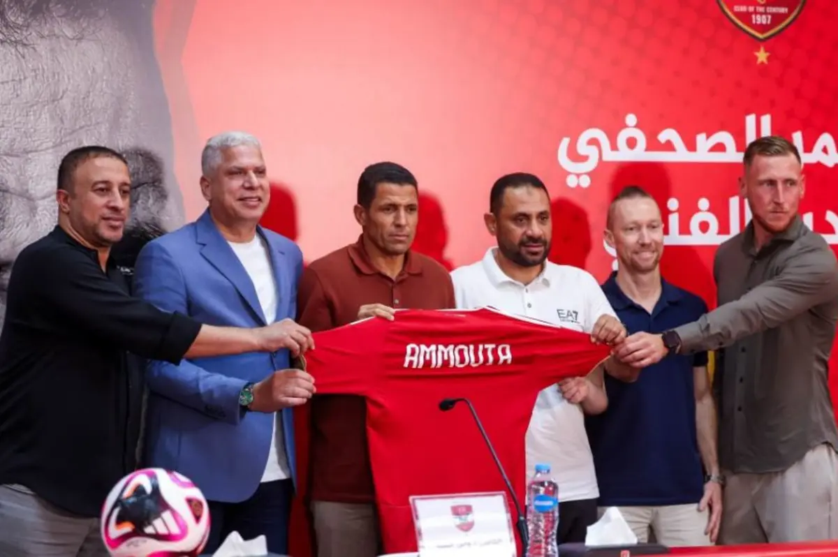 مصدر في الأهلي ليلا كورة: عموتة يضم ثنائي بلجيكي مغربي للجهاز الفني 