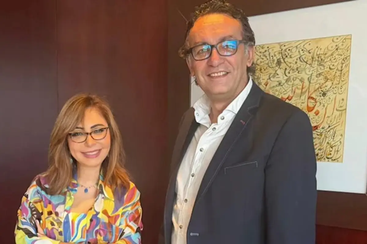 لميس الحديدي تخطف الأنظار بعد توقيع عقد تقديم أول بودكاست في مسيرتها عبر "مصراوي" 