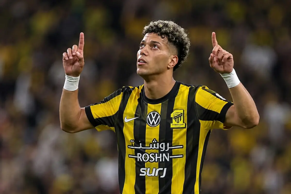 عاجل|| بينها مهندس صفقة بنزيما.. 5 أسباب تضع إمام عاشور على رادار الاتحاد السعودي 